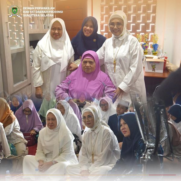 Wakil Ketua DPRD Sumsel Gelar Isra Mi'raj di Masjid Sopiah, Hadir Ketua DPRD Anita Noeringhati