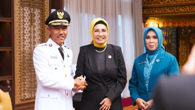 Hadiri Pelantikan Bupati OKI, Ketua DPRD Sumsel, RA Anita Noeringhati Berikan Selamat