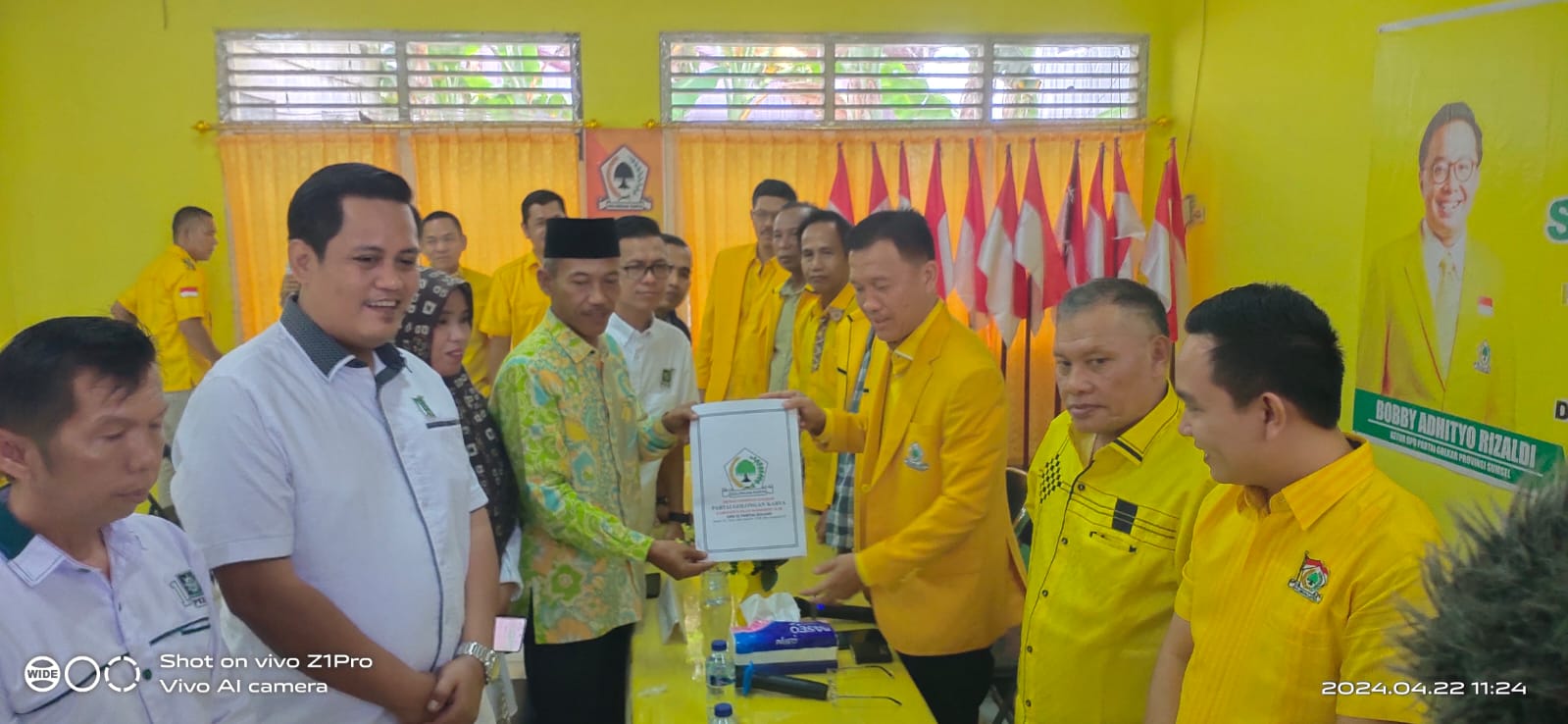 H.M. Dja’far Shodiq Ambil Formulir DPD Golkar dan DPC PDI Perjuangan