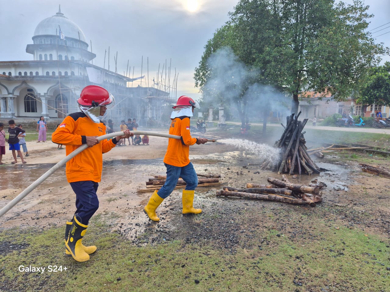 Jelang Musim Kemarau, PT. Sampoerna Agro Bersama Muspika Mesuji Raya dan Manggala Agni OKI Perkuat KTPA di Desa Dabuk Makmur dan Balian