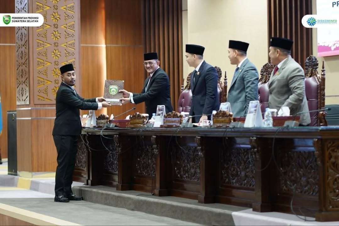 DPRD Sumsel Gelar Rapat Paripurna, 8 Fraksi Menerima dan Sampaikan Pandangan Umum