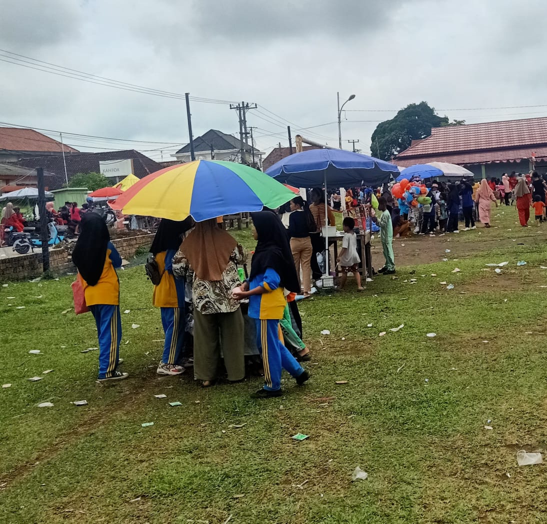 Senam Sehat Bersama dan Geliat Perekonomian Lokal Warnai HUT FWP ke-4